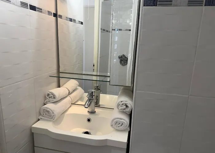 F32 Heliopolis -by Agn - 2 Personnes Apartman Agde
